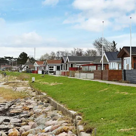 Enticing Holiday In With Sea Nearby *